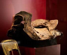 Wooden horse saddle Wooden horse saddle